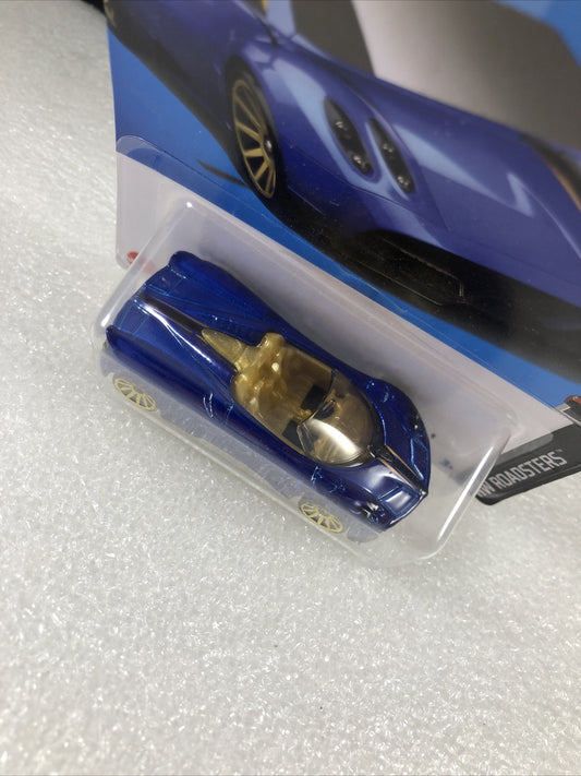 Hot Wheels 1/64 17 Pagani Huayra Roadster Blue Diecast Model Car NEW IN PACKAGE
