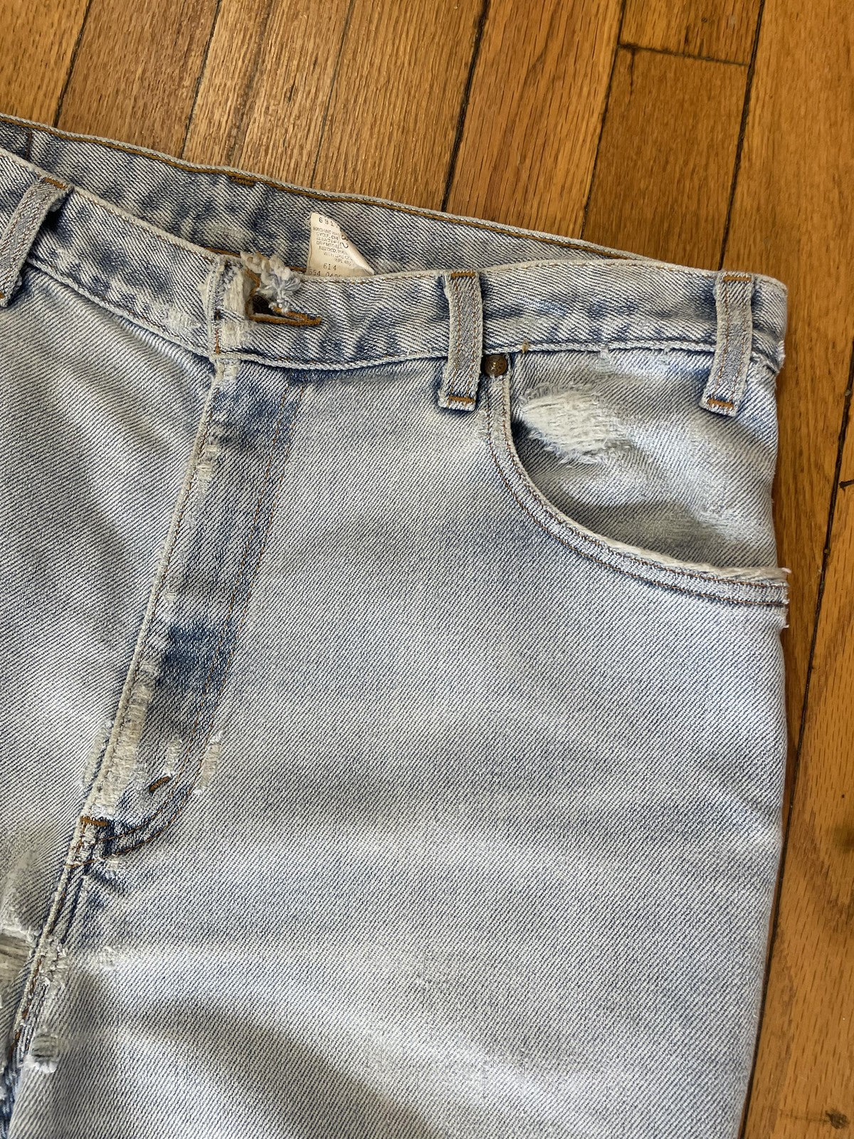 Vintage Levis 614 Jeans Mens 36x32 Light Wash Distressed Flex Made USA 90s Denim