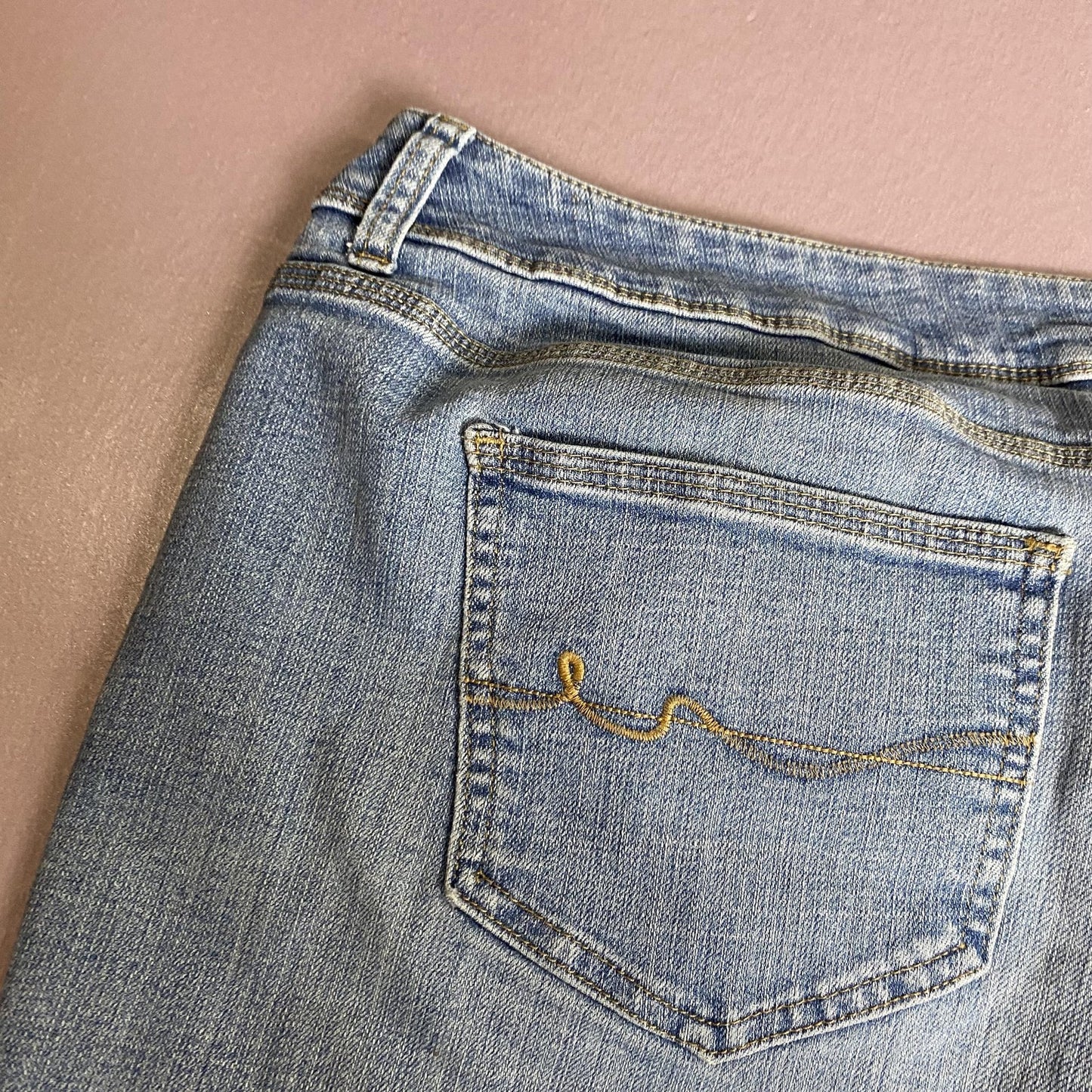 St John's Bay Jeans Womens 20W Blue Stretch Denim Cropped Capri Mid Rise Pants