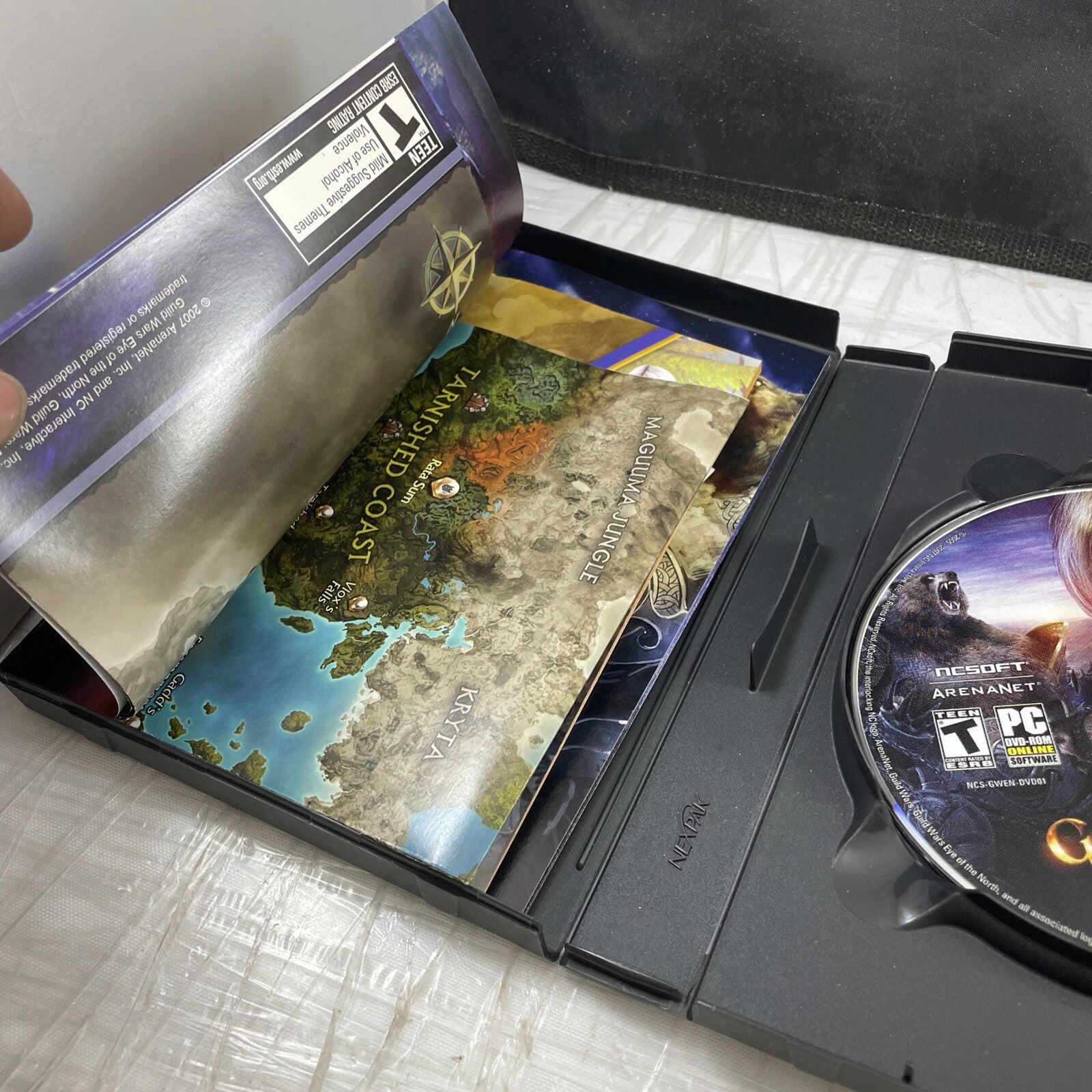 Pc Game Lot Of 4 Guild Wars All Expansion Cd Set Posters, Discs, Manual