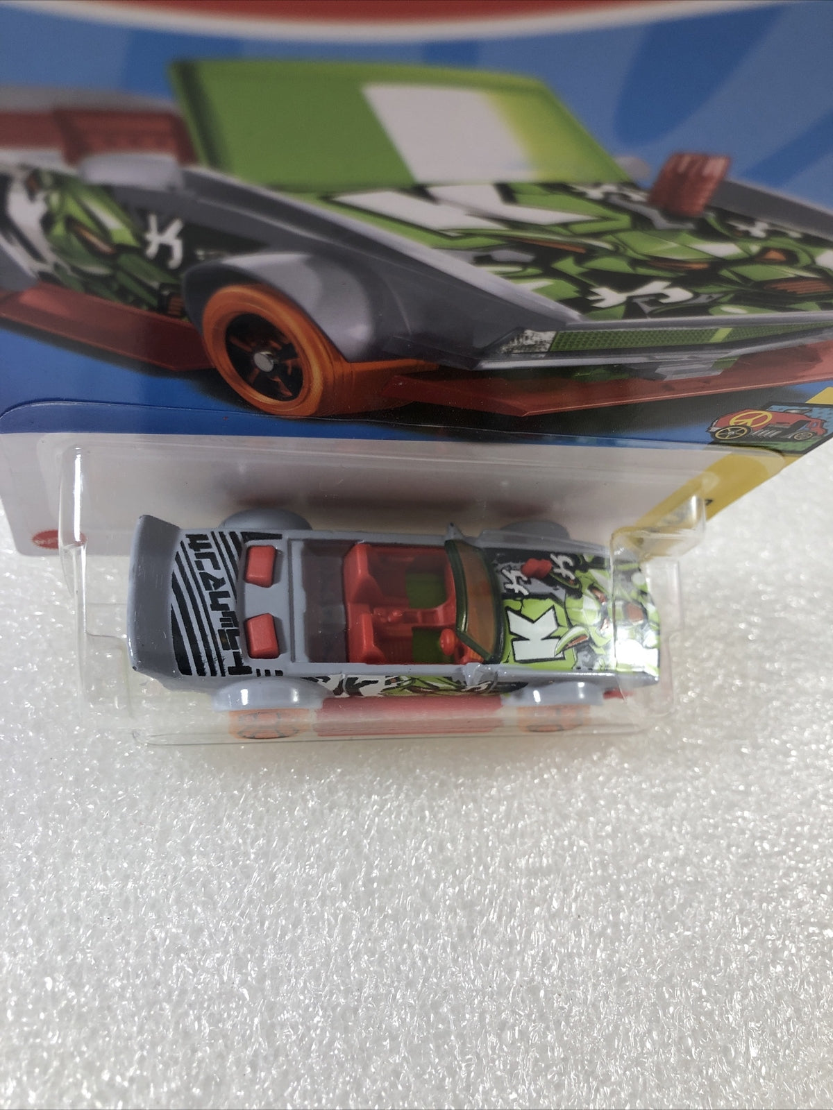 Hot Wheels HW Art Cars Track Manga 1/10 2023 Special Feature White Toy Car Model