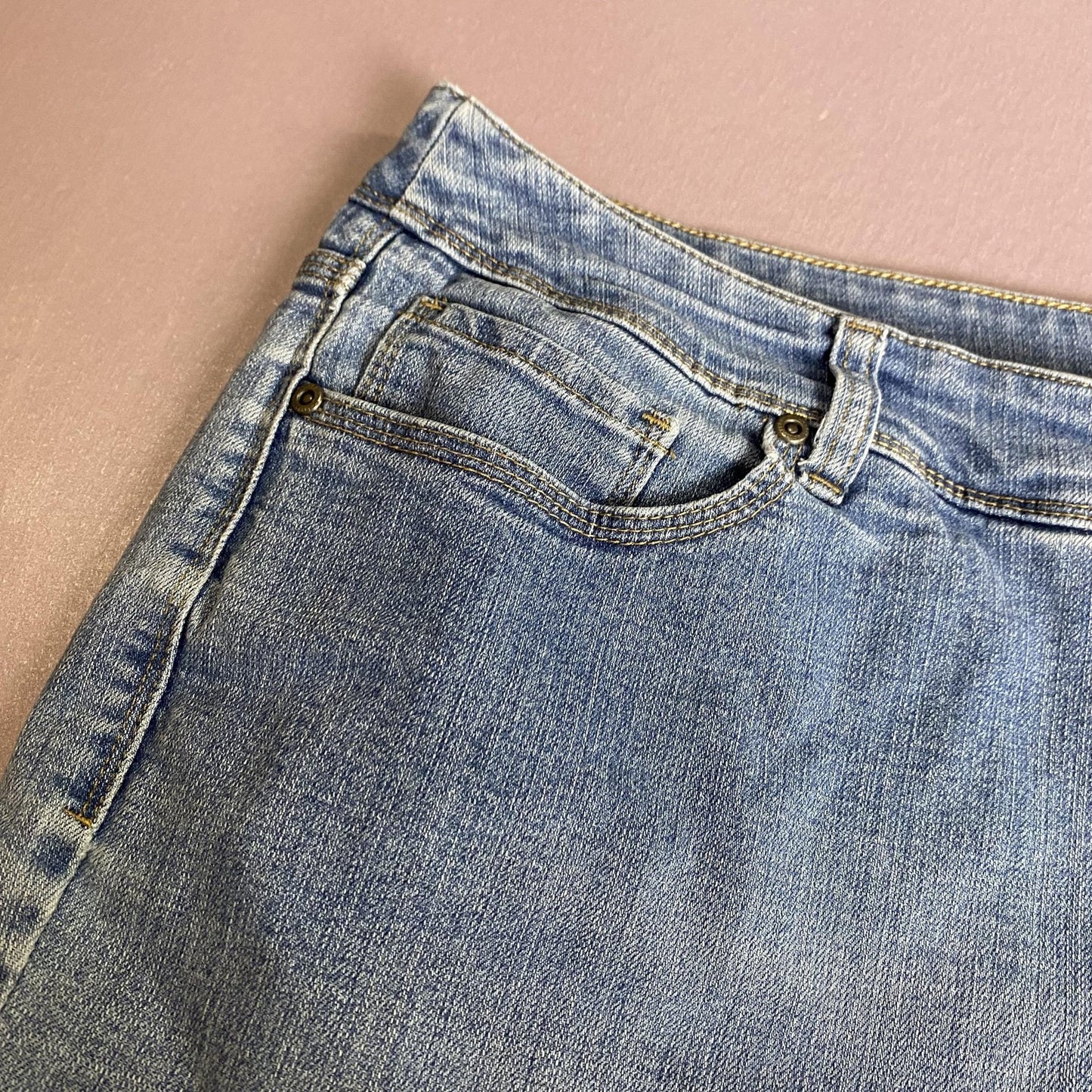 St John's Bay Jeans Womens 20W Blue Stretch Denim Cropped Capri Mid Rise Pants