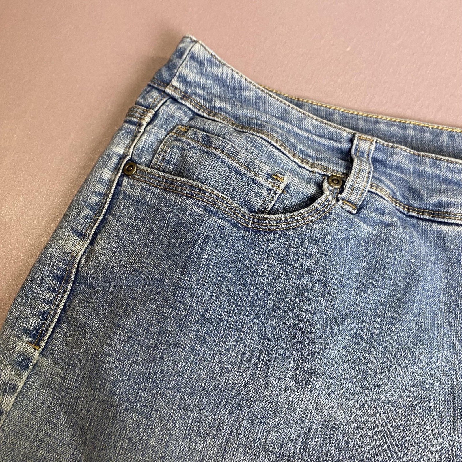 St John's Bay Jeans Womens 20W Blue Stretch Denim Cropped Capri Mid Rise Pants