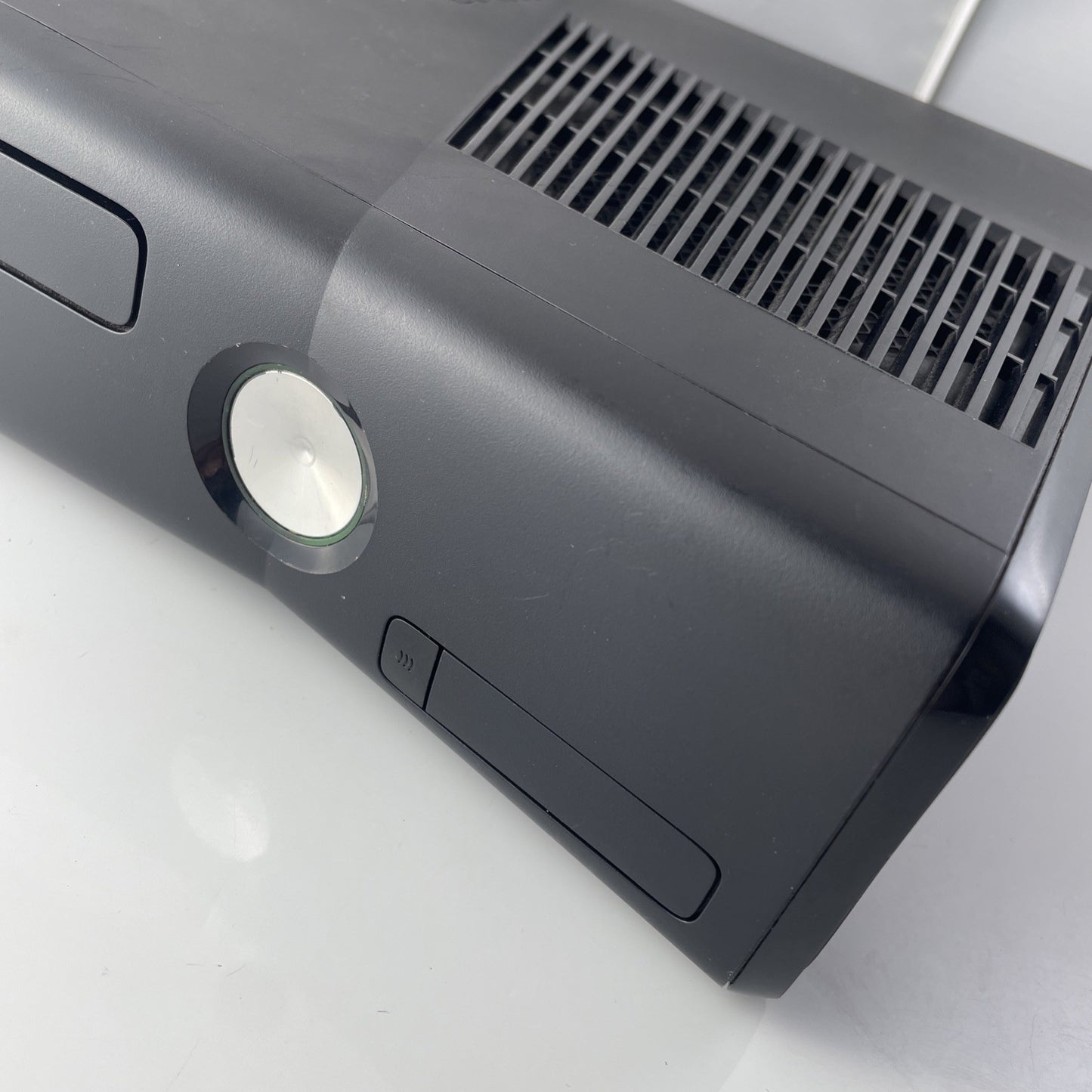 Microsoft Xbox 360 S MODEL 1439 -Controller NO HDD HARD DRIVE. Tested Working