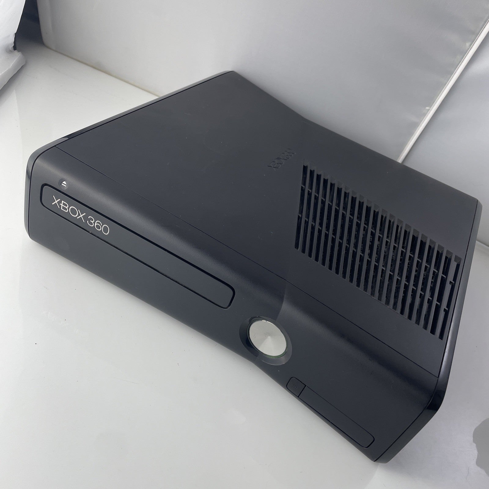 Microsoft Xbox 360 S MODEL 1439 -Controller NO HDD HARD DRIVE. Tested Working