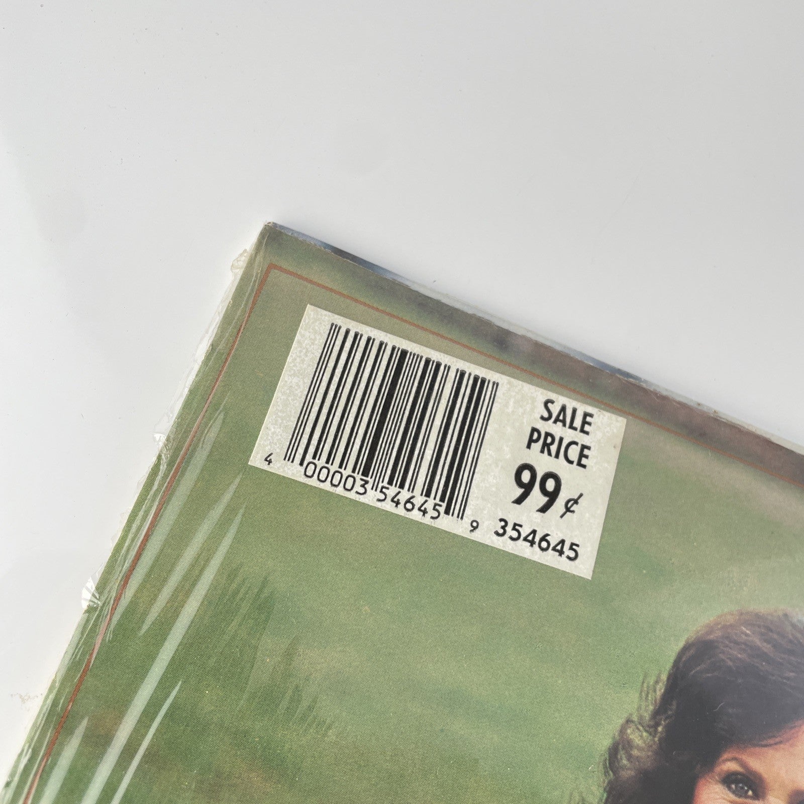 LORETTA LYNN LOOKIN' GOOD LP 1980 - nice copy - saw cut in cover USA