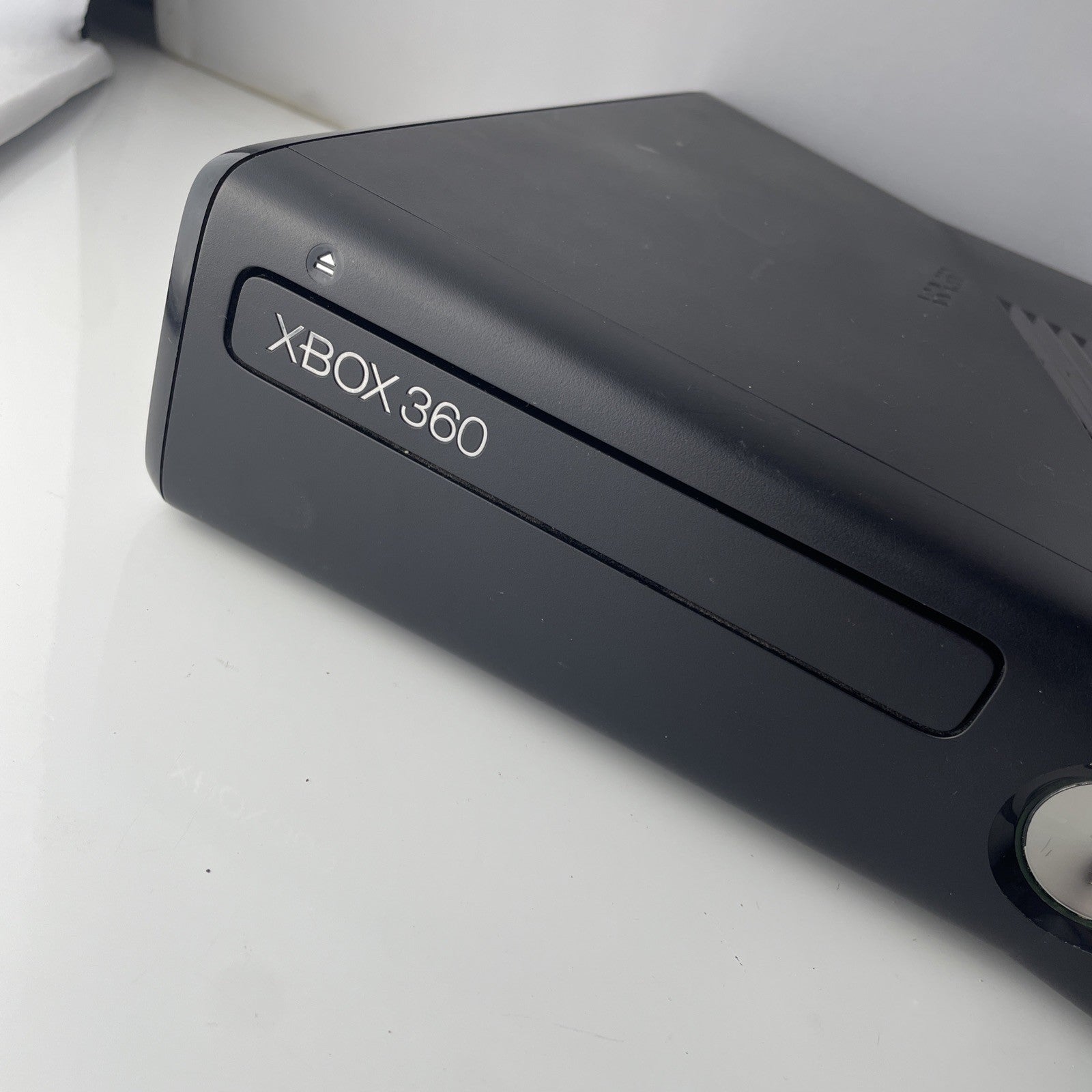 Microsoft Xbox 360 S MODEL 1439 -Controller NO HDD HARD DRIVE. Tested Working