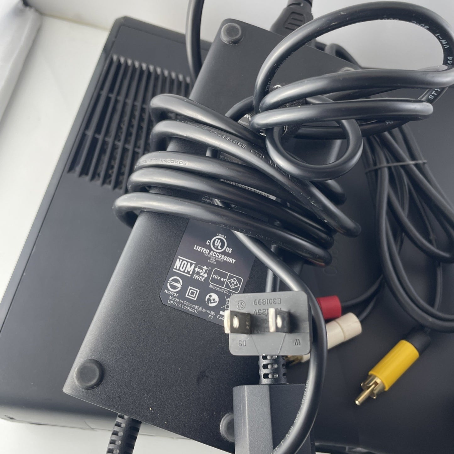 Microsoft Xbox 360 S MODEL 1439 -Controller NO HDD HARD DRIVE. Tested Working