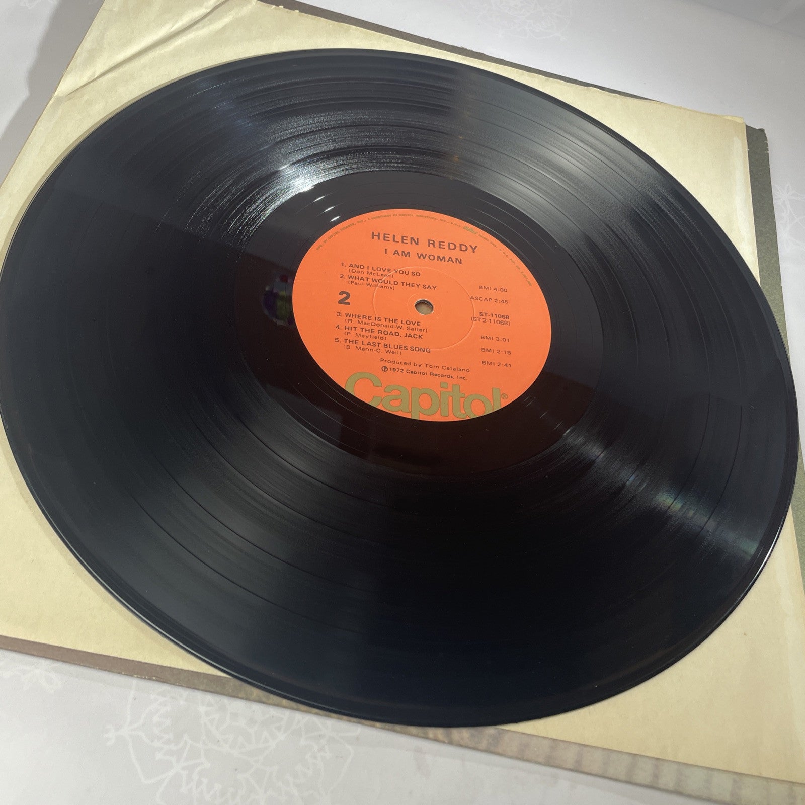 HELEN REDDY I AM WOMAN LP ALBUM RECORD VINYL ST-11068 Fast Shipping VG+