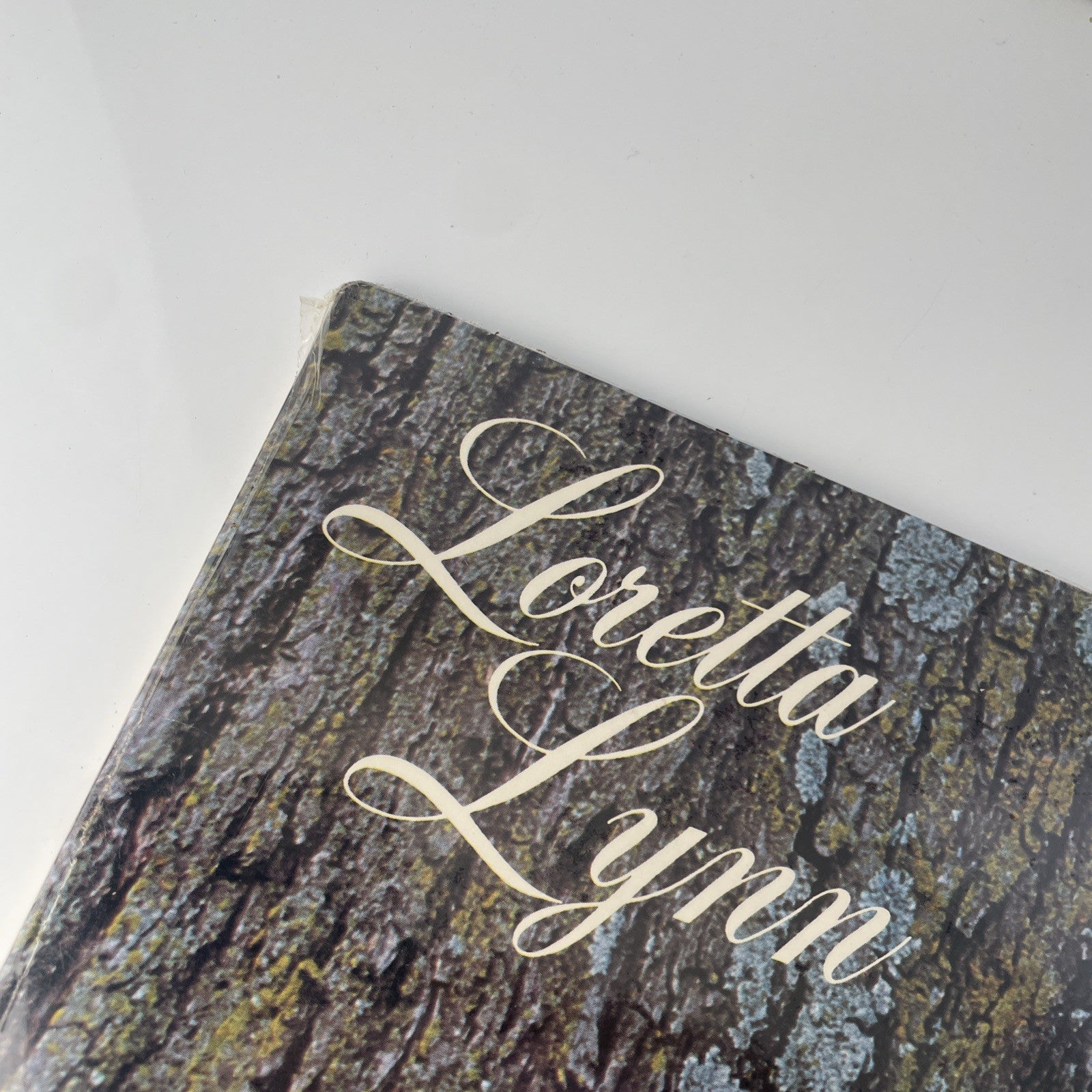 LORETTA LYNN LOOKIN' GOOD LP 1980 - nice copy - saw cut in cover USA