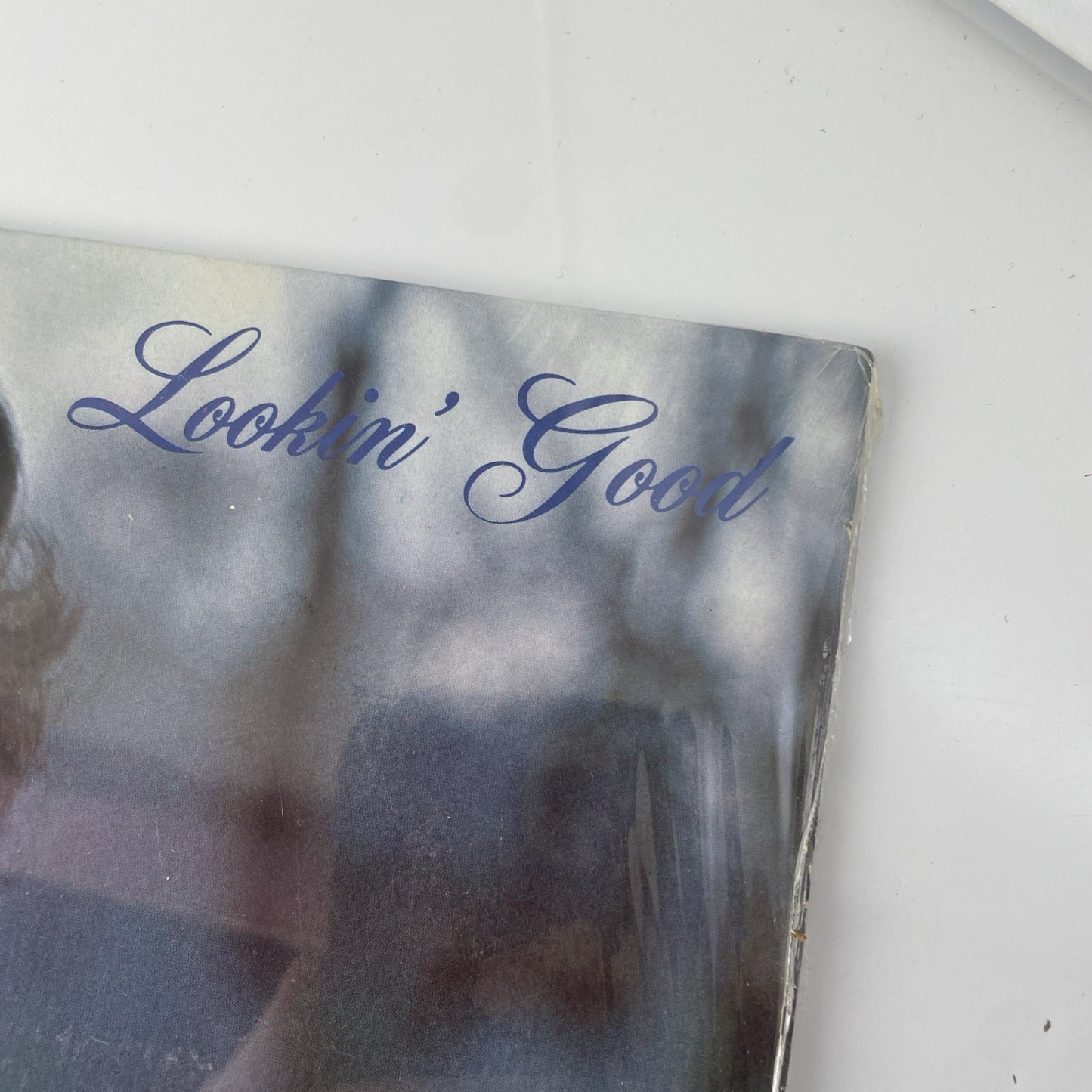 LORETTA LYNN LOOKIN' GOOD LP 1980 - nice copy - saw cut in cover USA